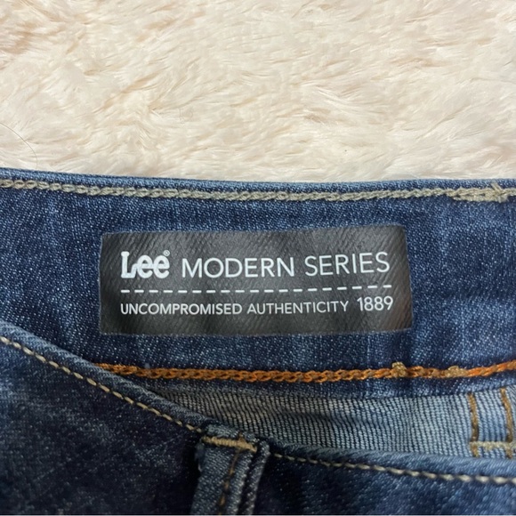 5/25 🦋 Lee Modern Series Denim Jeans Size 10 Medium Boyfriend Fit - Picture 4 of 5